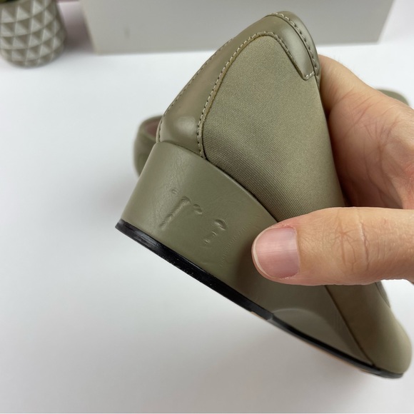 Taryn Rose Felicity Solid Beige Stretch Fabric Shoes Kitten Heels Women Size 6 - Picture 6 of 9